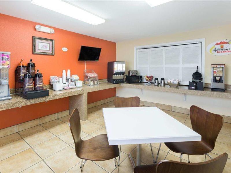 Super 8 By Wyndham Baton Rouge/i-10 Prairieville