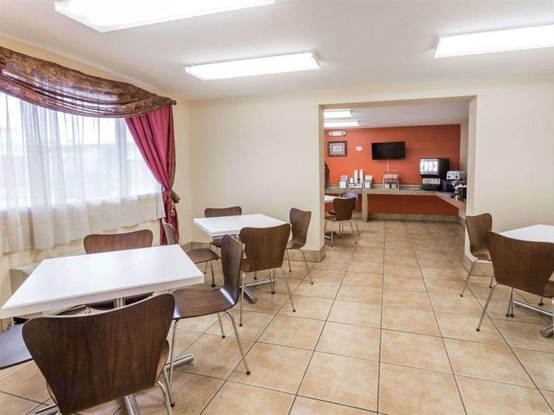 Super 8 By Wyndham Baton Rouge/i-10 2*