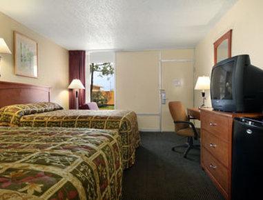 Super 8 By Wyndham Baton Rouge/i-10 Motel