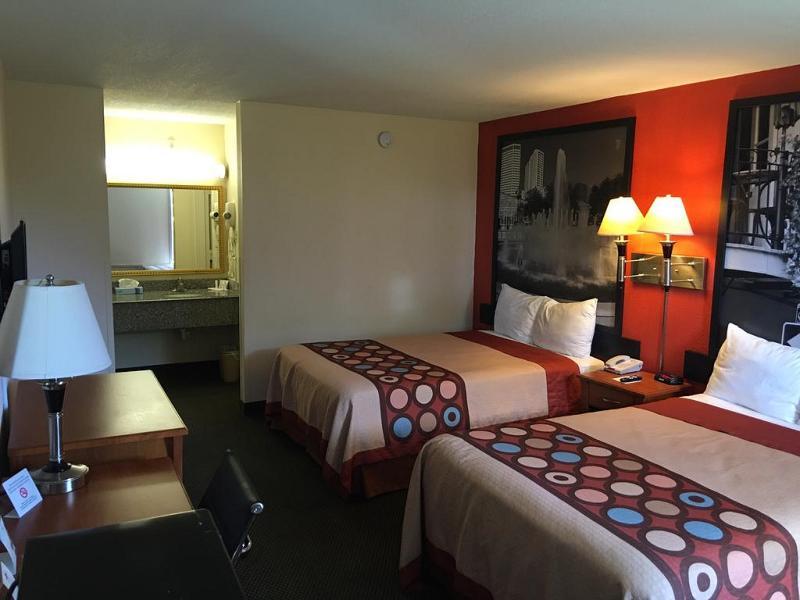Motel Super 8 By Wyndham Baton Rouge/i-10 2*