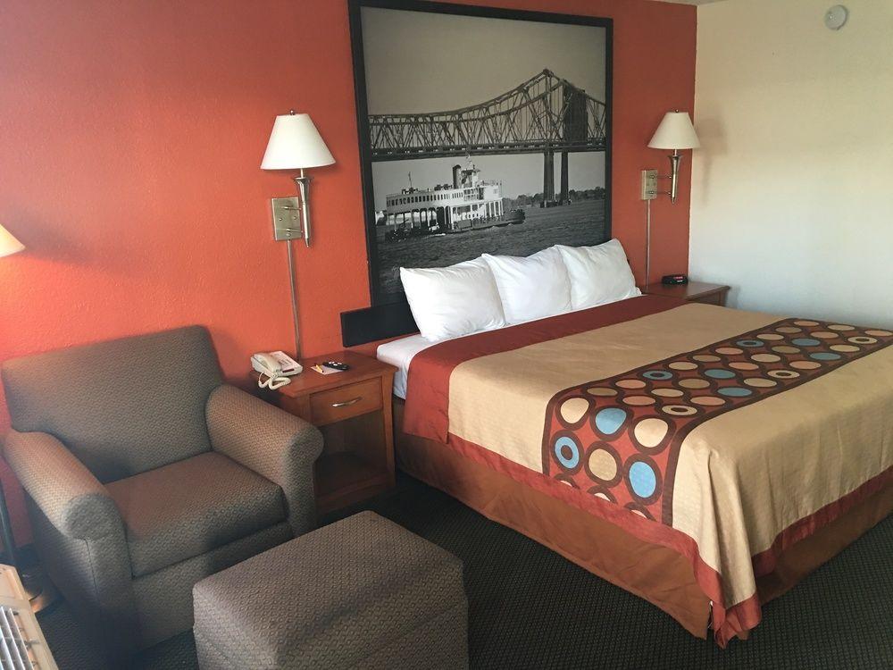Super 8 By Wyndham Baton Rouge/i-10 Motel 2*