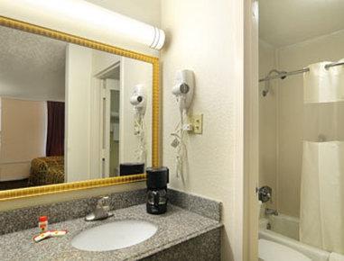 Super 8 By Wyndham Baton Rouge/i-10 Prairieville